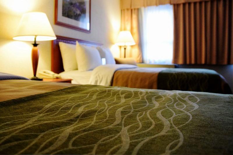 Comfort Inn & Suites วิกตอเรีย ภายนอก รูปภาพ