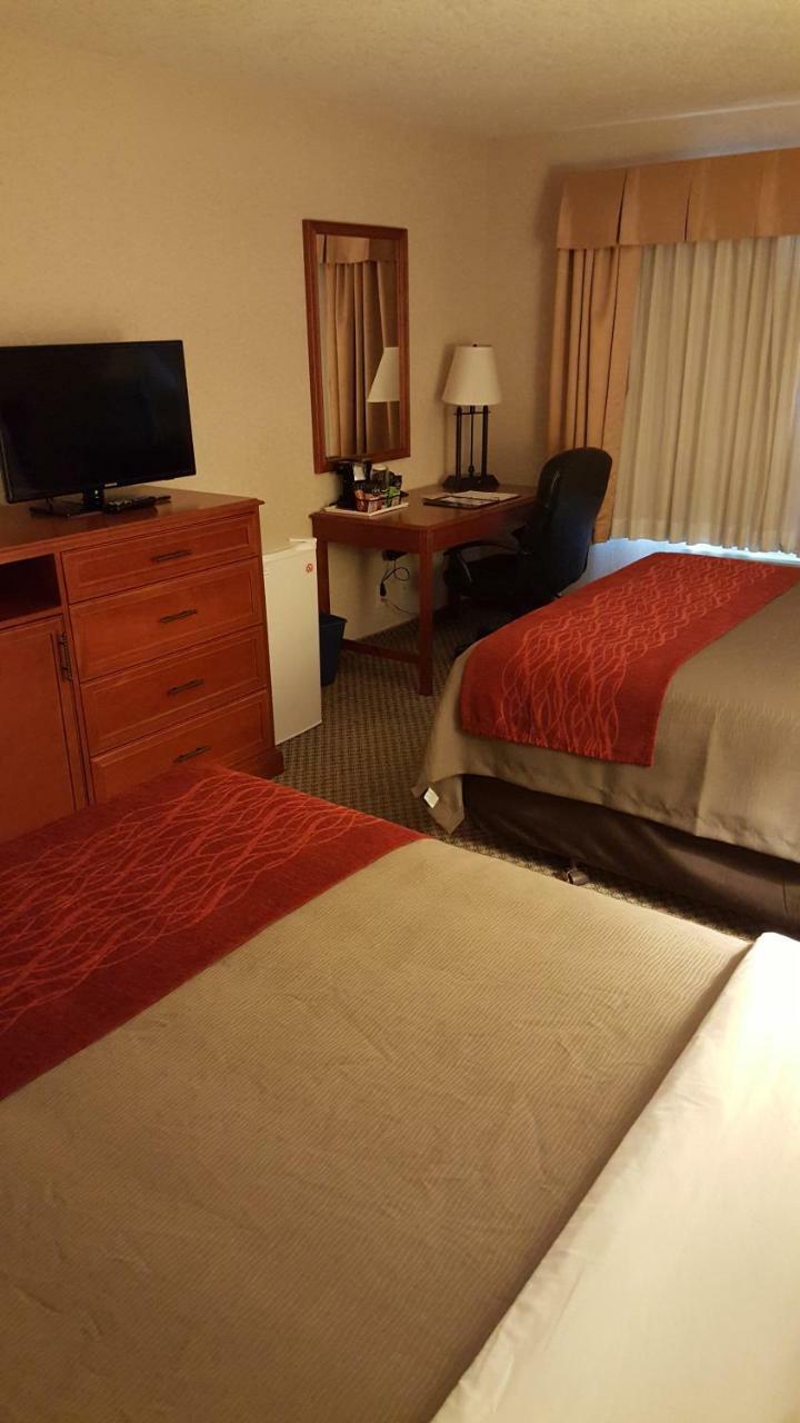 Comfort Inn & Suites วิกตอเรีย ภายนอก รูปภาพ