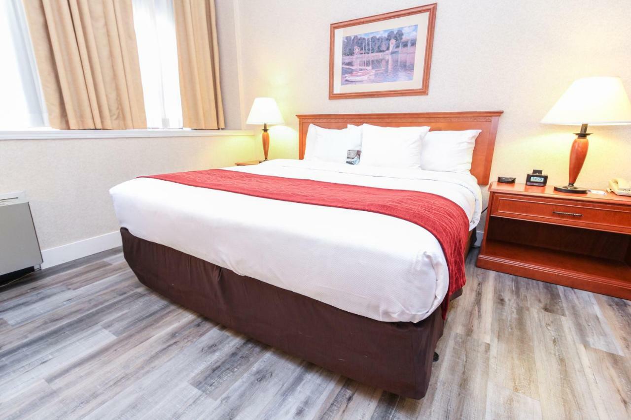 Comfort Inn & Suites วิกตอเรีย ภายนอก รูปภาพ